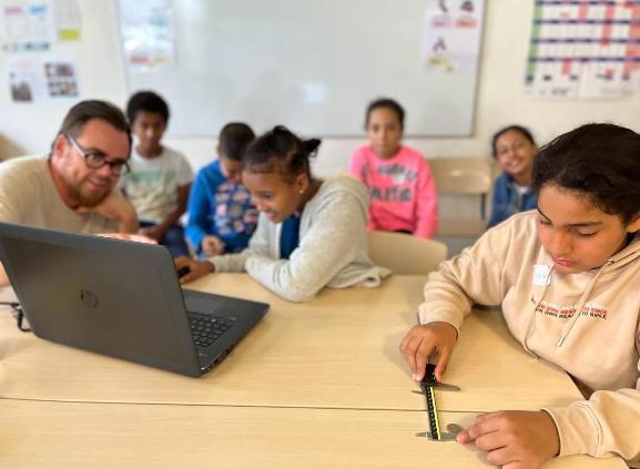 Tajo - ervaringsgericht leren voor kwetsbare jongeren Rotary Kortrijk steunt Tajo - ervaringsgericht leren voor kwetsbare jongeren